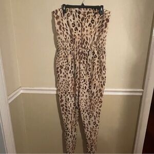 Wayf strapless jumpsuit size medium NWT!